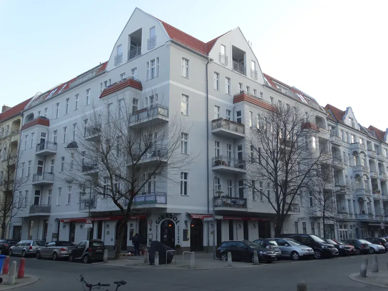 2-Zimmer-Dachgeschosswohnung mit 2 Terrassen im Prenzlauer Berg nahe dem Helmholtzplatz — photo 1